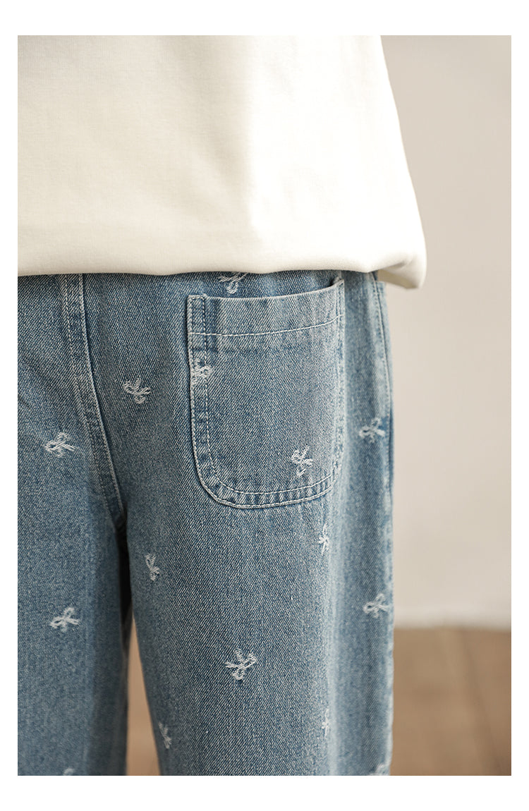 ג׳ינס עם רקמות פפיון