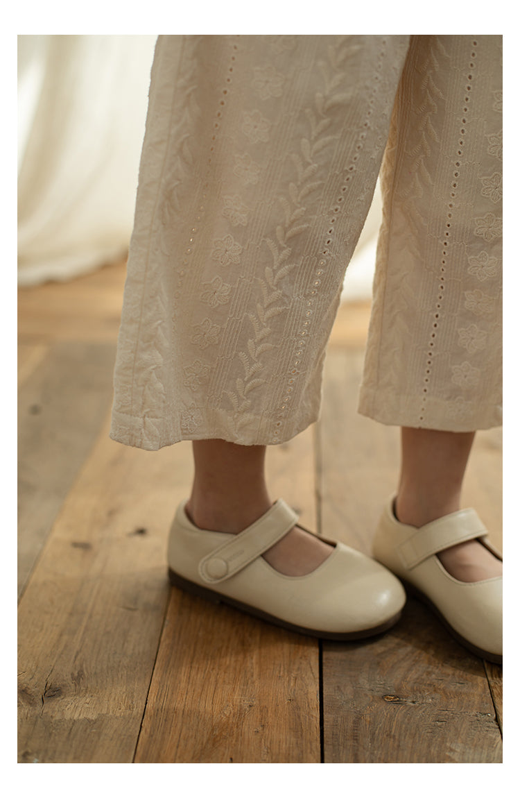 סט חולצה ומכנסיים עם רקמה