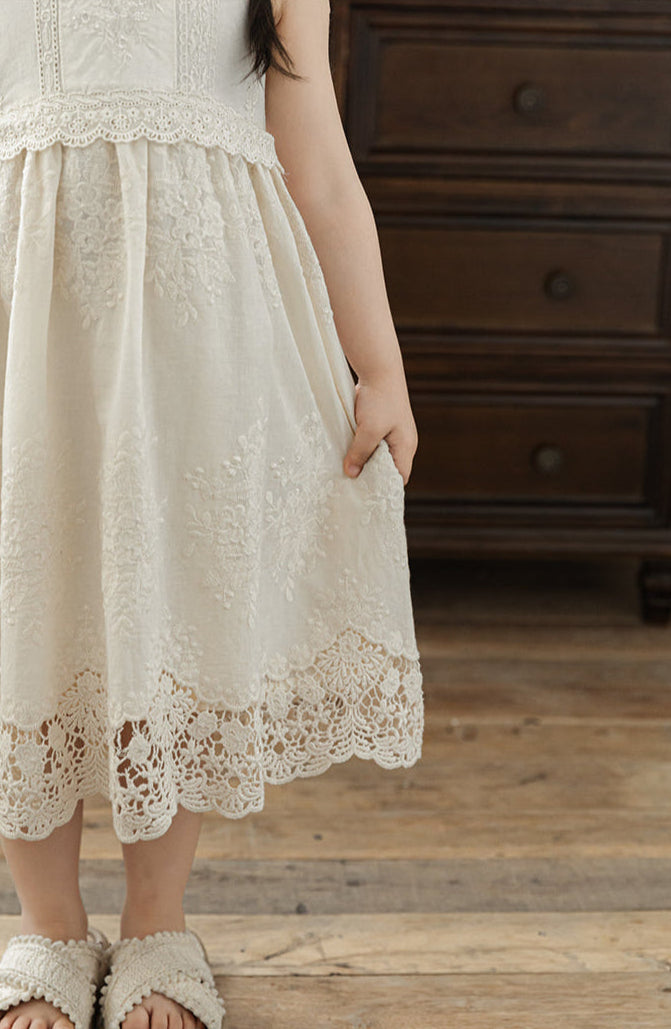 שמלה פרחונית רקומה