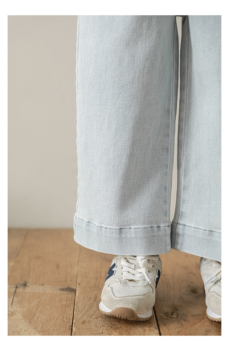 ג׳ינס בהיר גזרה מתרחבת