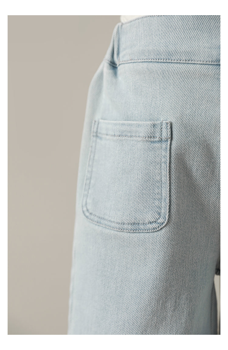 ג׳ינס בהיר גזרה מתרחבת