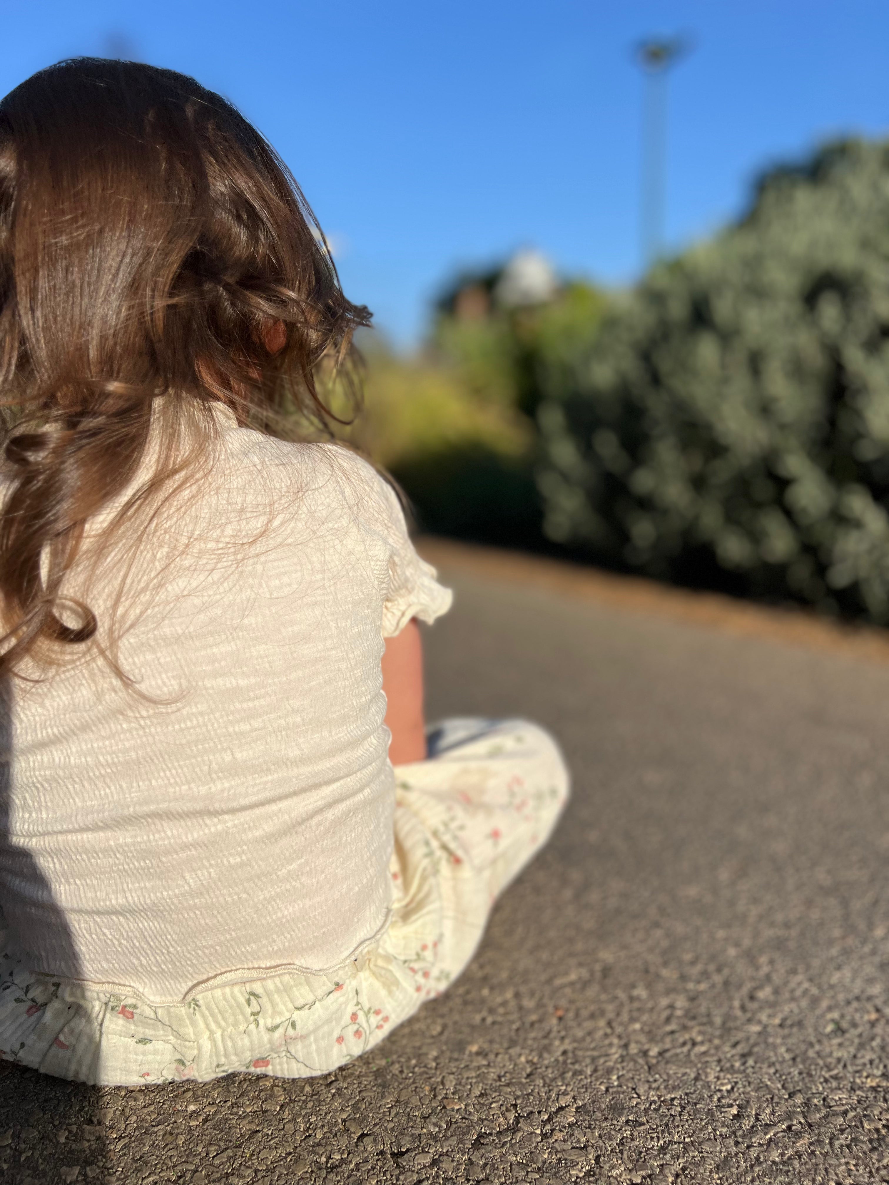 חולצה מבד כותנה בטקסטורת קרפ - עם ריקמה עדינה